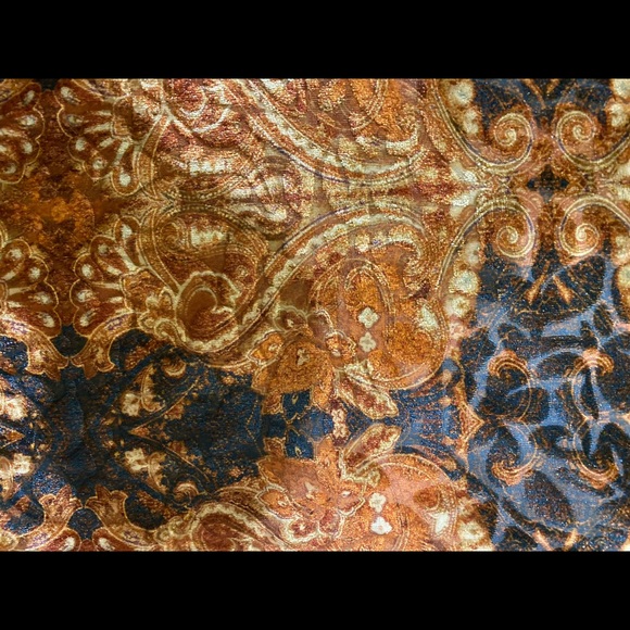Button Down Patterned Shirt - Picture 4 of 4